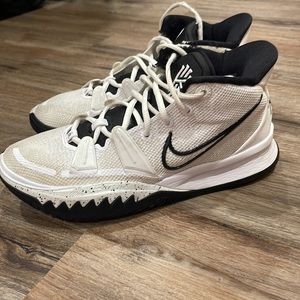 Kyrie 7 TB White basketball shoes